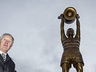 Billy McNeill diagnosed with d...